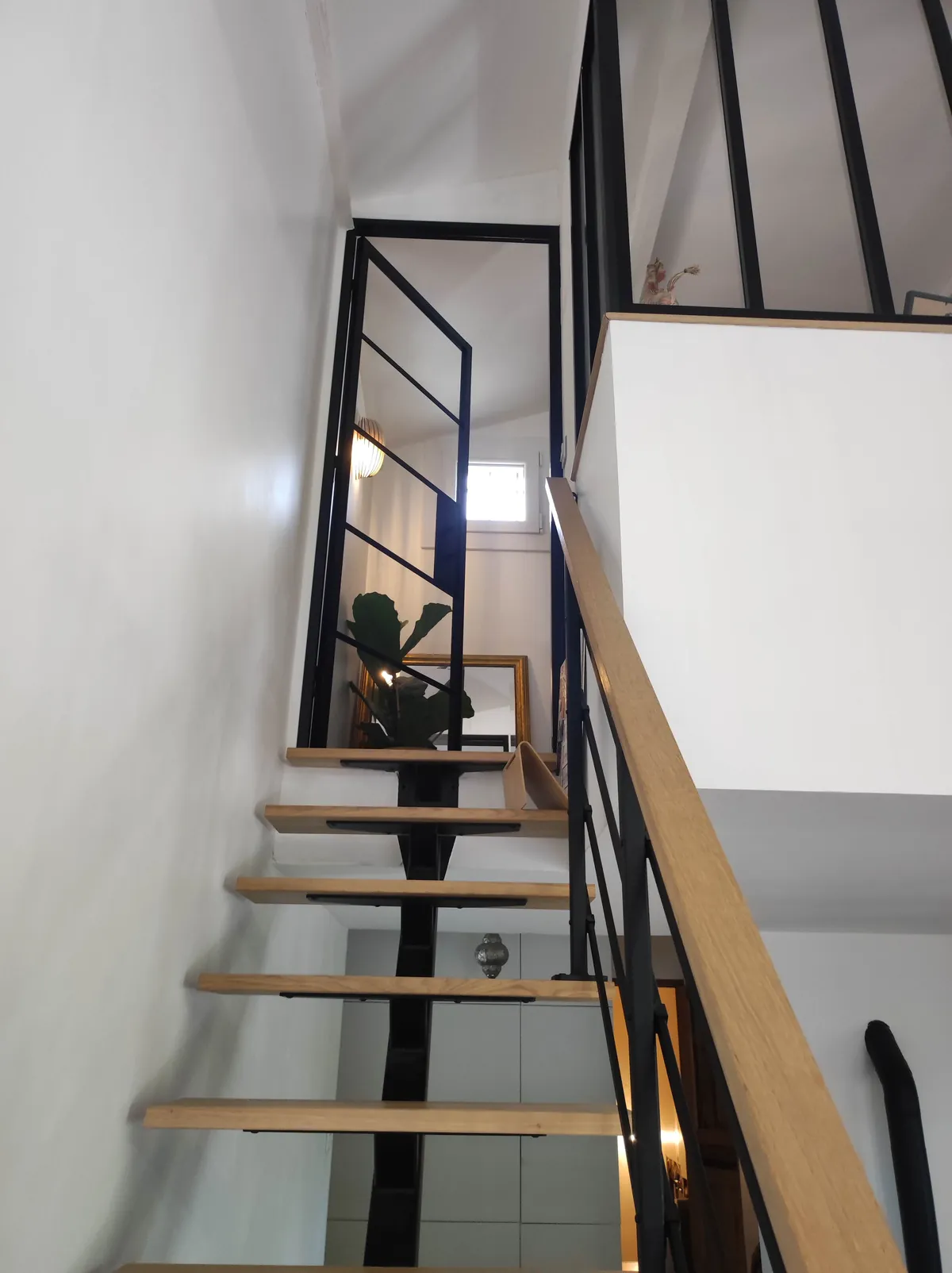 Escalier moderne métal et bois